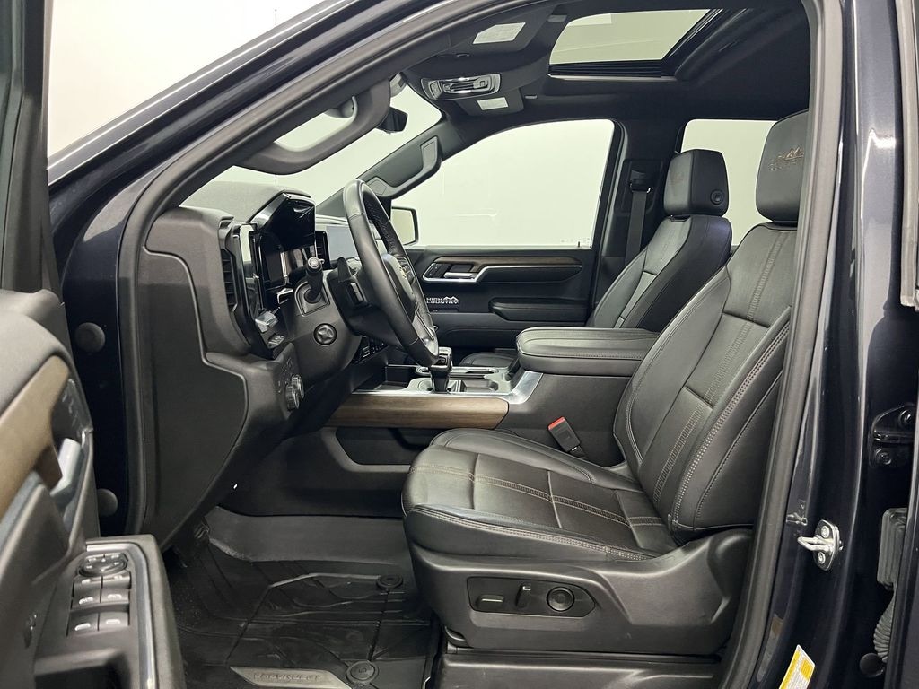 Used 2024 Chevrolet Silverado 1500 High Country Truck Crew Cab
