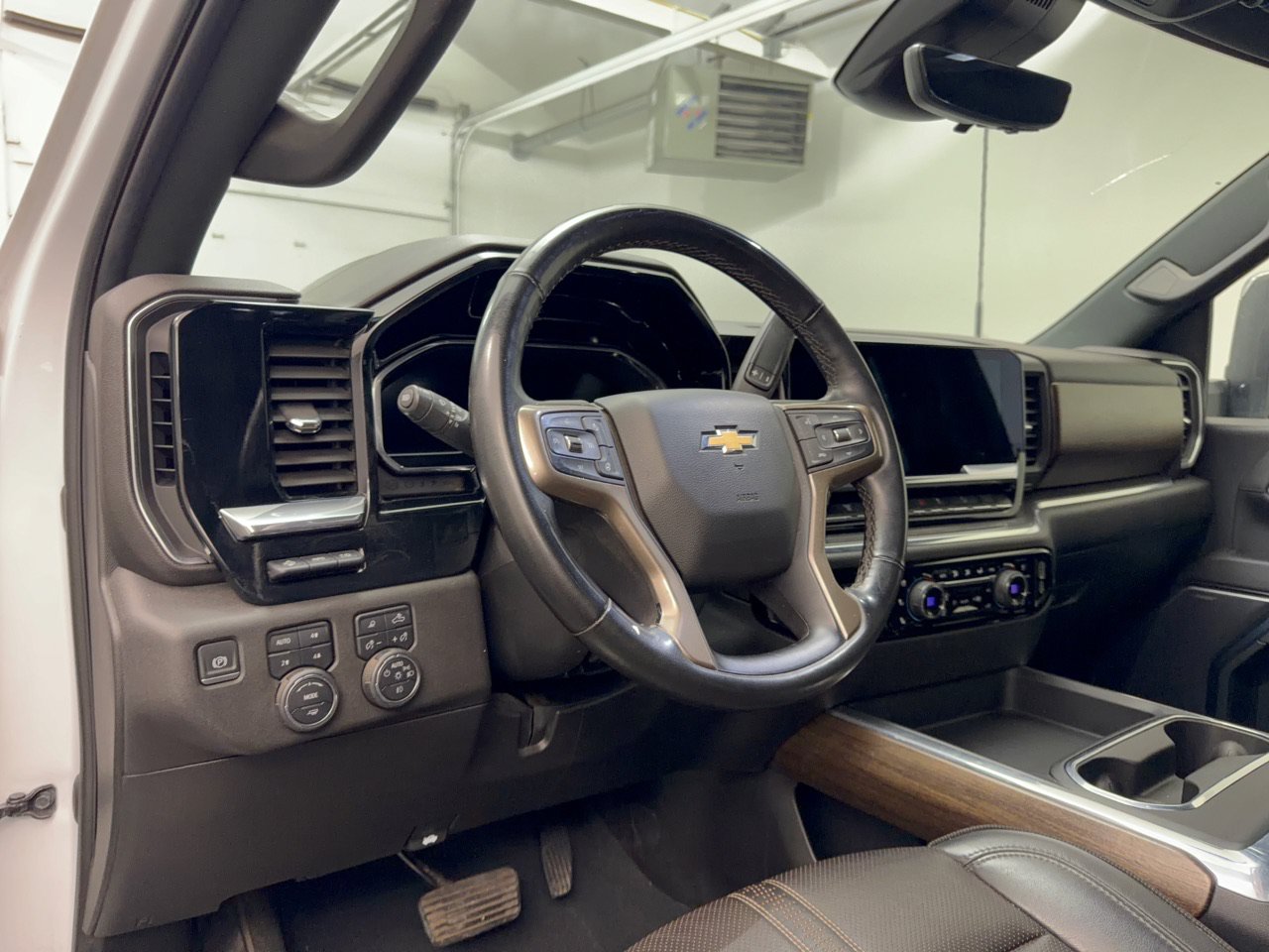 Used 2024 Chevrolet Silverado 2500 High Country Truck Crew Cab