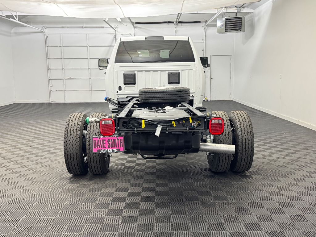2025 Ram 5500 photo 4
