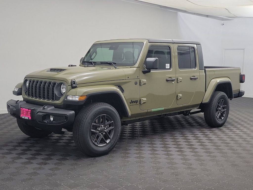 New 2025 Jeep Gladiator Sport S Crew Cab