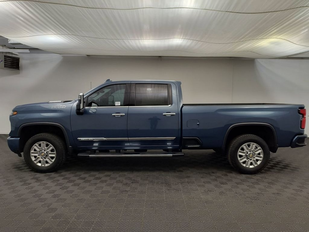 Used 2025 Chevrolet Silverado 2500 High Country Truck Crew Cab