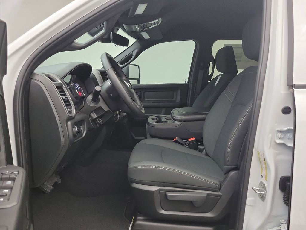 2025 Ram 3500 Tradesman photo 4