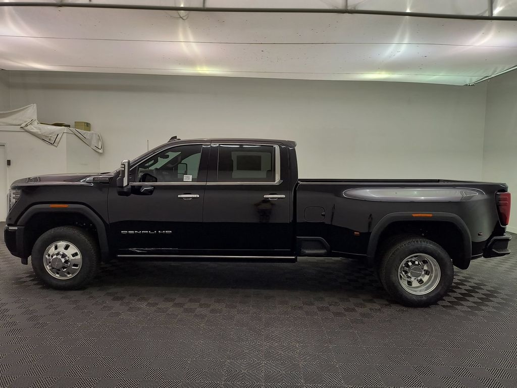 New 2026 GMC Sierra 3500 Denali Ultimate DRW Crew Cab