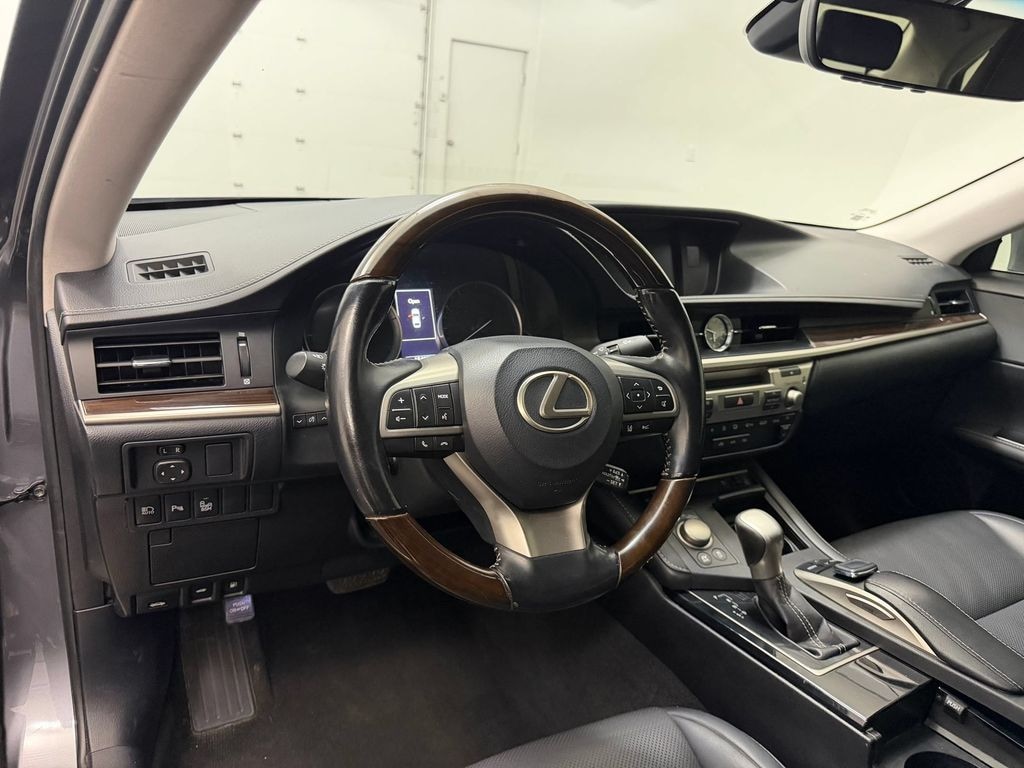Used 2016 Lexus ES 300h Sedan
