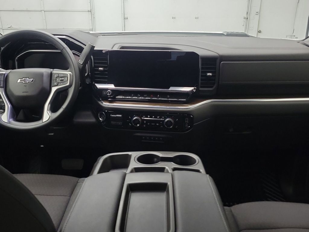 2024 Chevrolet Silverado 2500HD LT photo 4