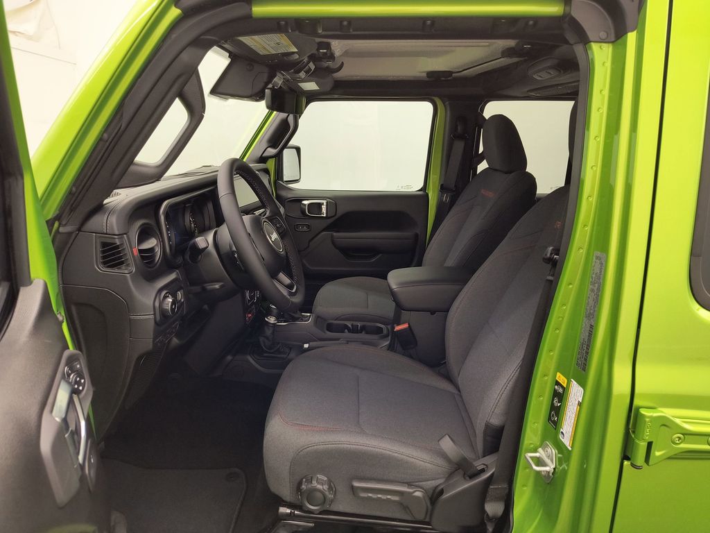 2025 Jeep Wrangler Rubicon photo 4
