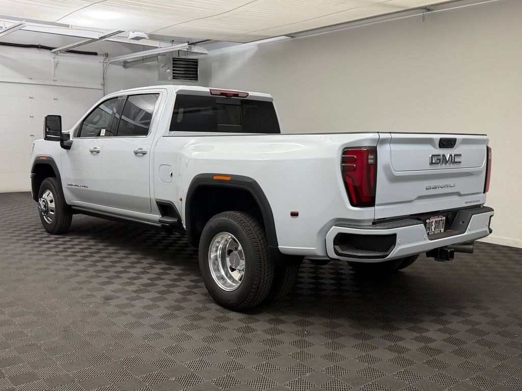 New 2026 GMC Sierra 3500 Denali Ultimate DRW Crew Cab