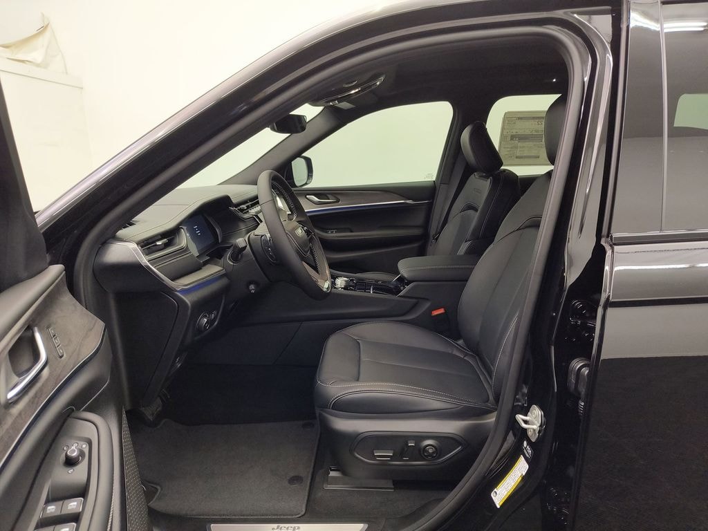 New 2025 Jeep Grand Cherokee Overland SUV