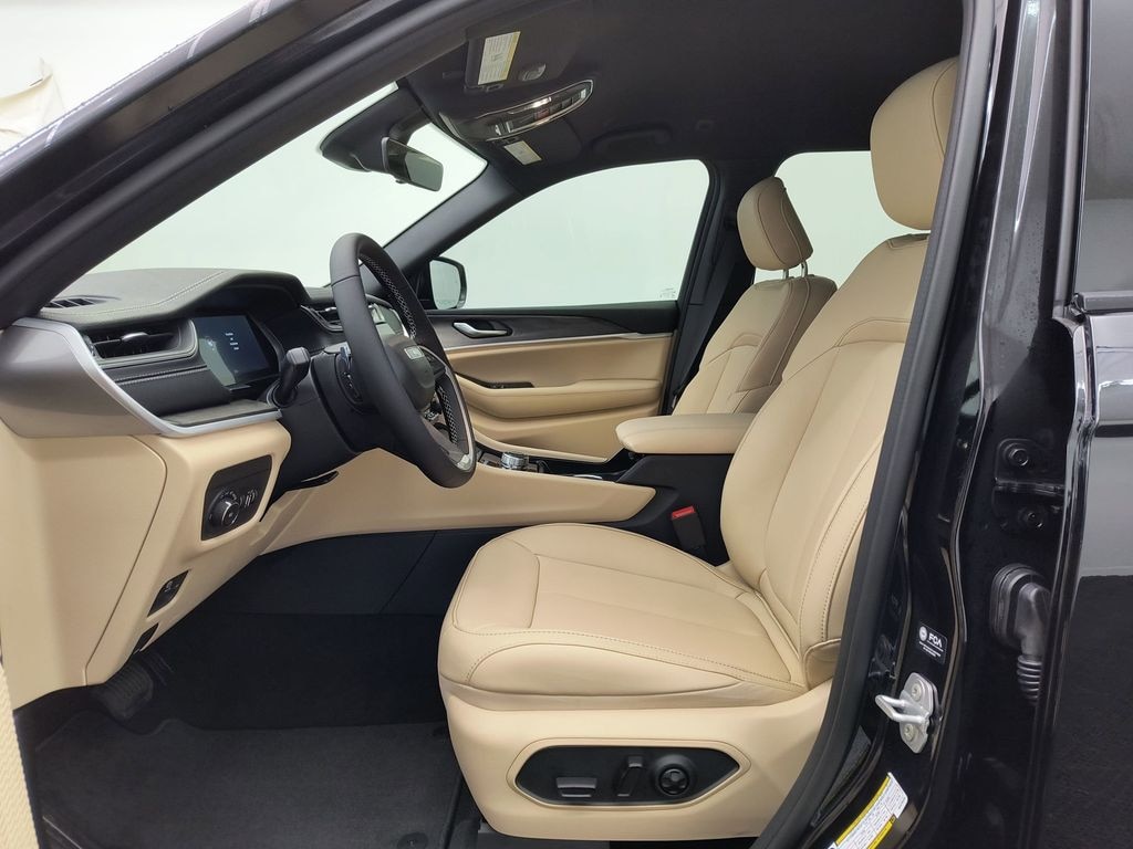 New 2025 Jeep Grand Cherokee Limited Sport Utility