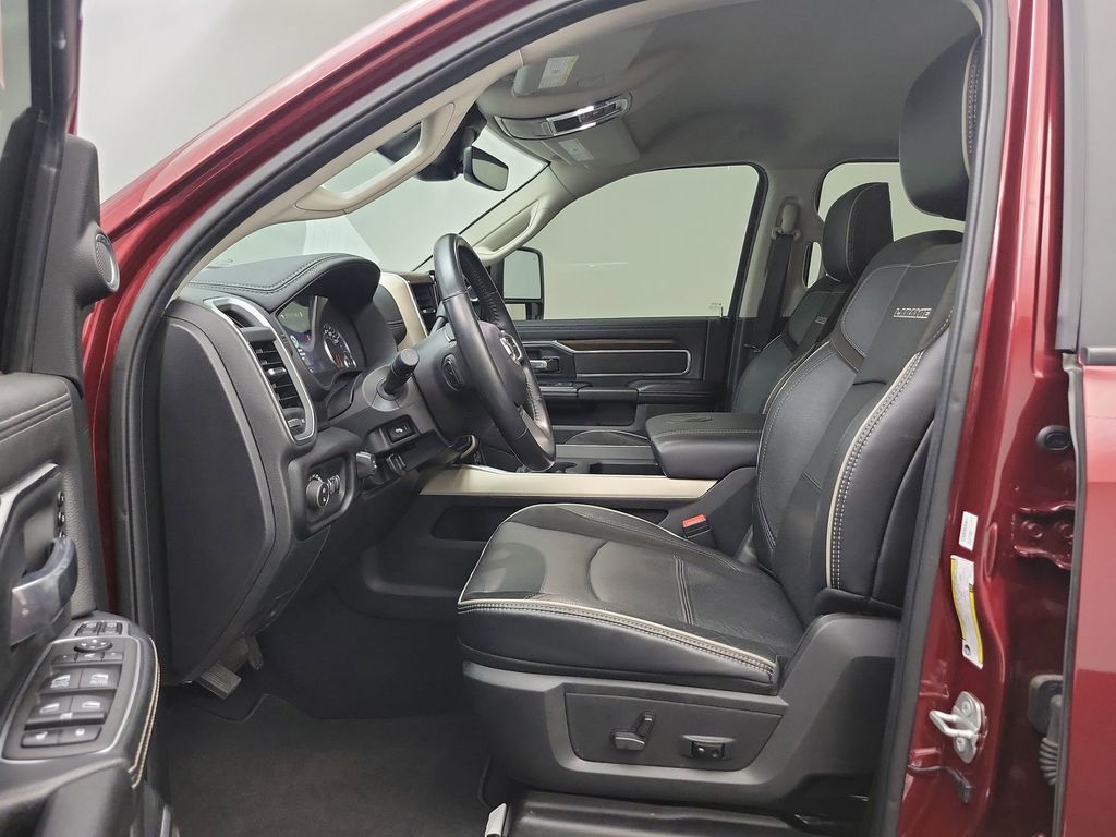 2023 Ram 3500 Laramie photo 4