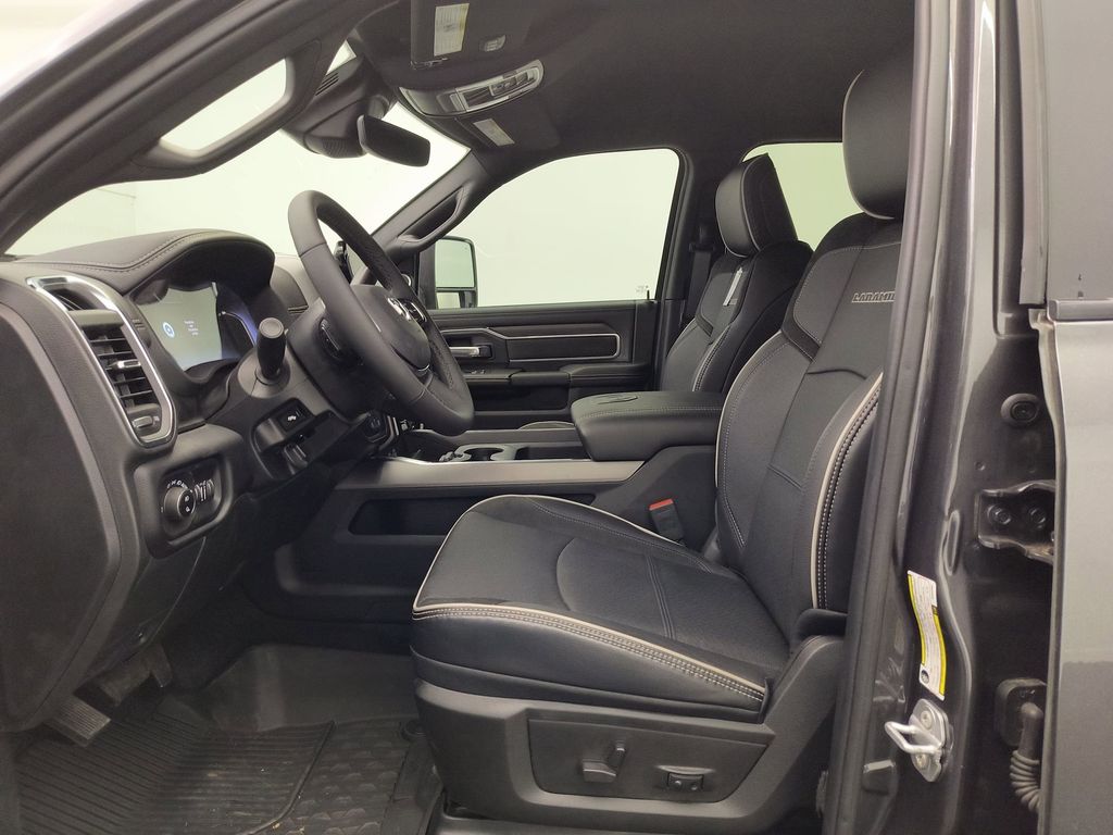 2025 Ram 2500 Laramie photo 4