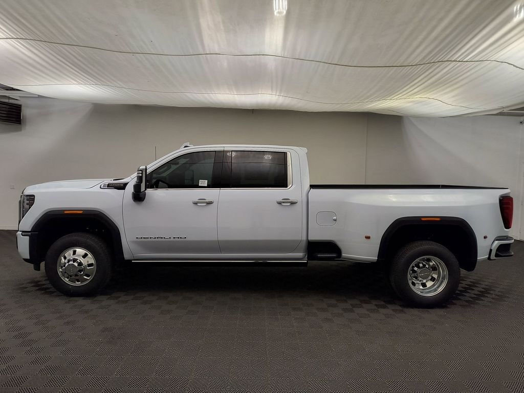 New 2026 GMC Sierra 3500 Denali Ultimate DRW Crew Cab