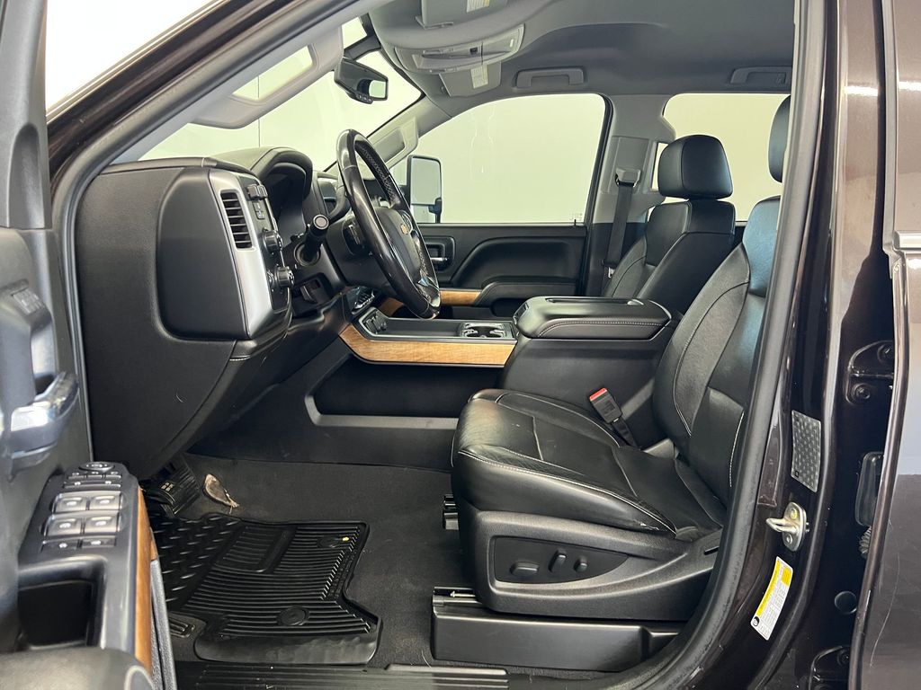 2019 Chevrolet Silverado 3500HD LTZ photo 4