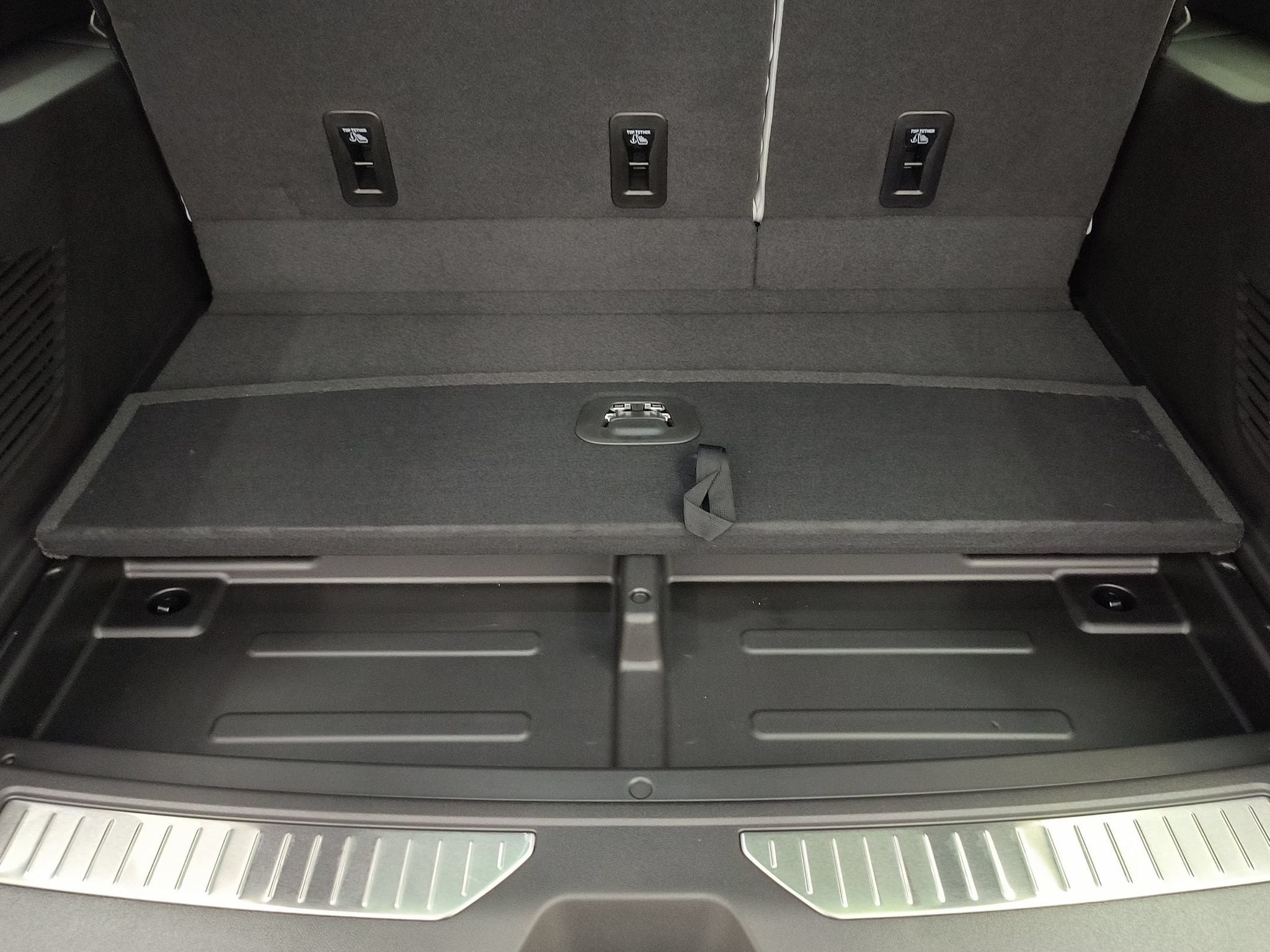 2026 Chevrolet Suburban Premier - Photo 21