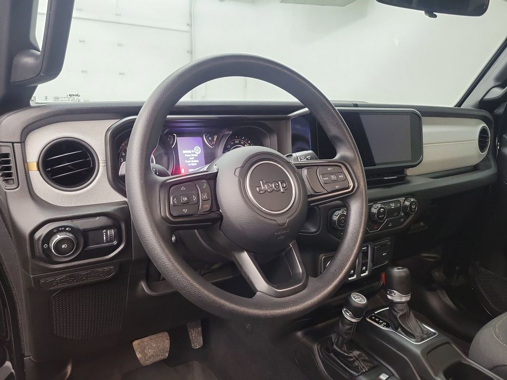 2025 Jeep Wrangler Sport photo 4