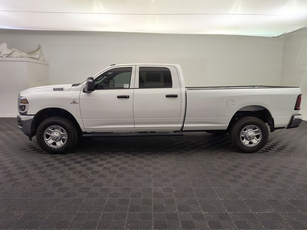 2025 Ram 2500 Tradesman photo 2