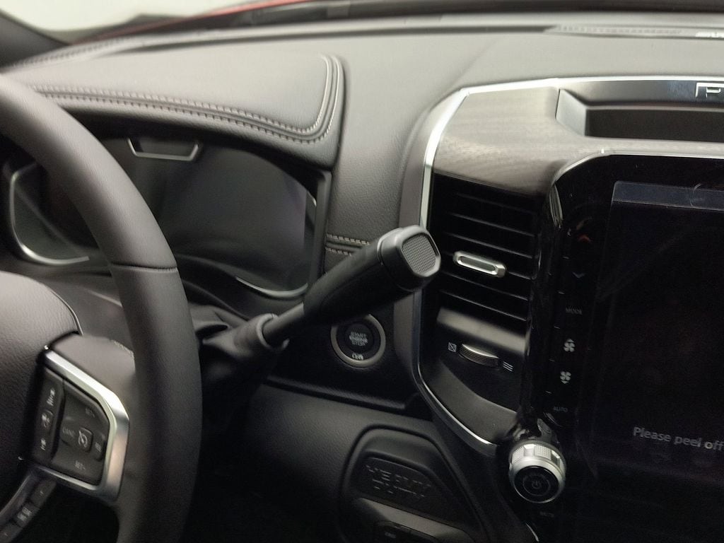 2026 RAM 3500 Laramie - Photo 21