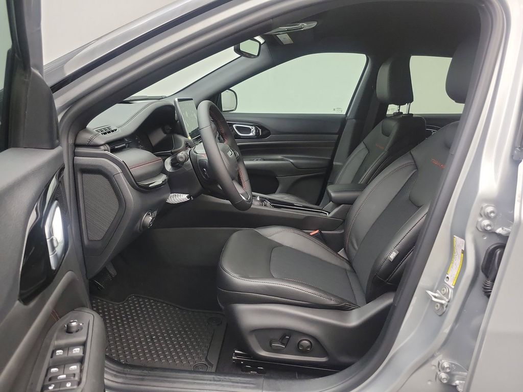 2026 Jeep Compass Trailhawk Sport photo 3