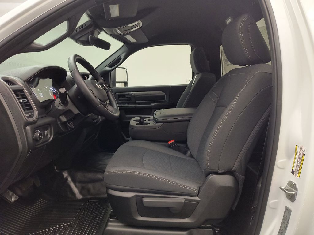 2026 Ram 3500 Tradesman photo 4