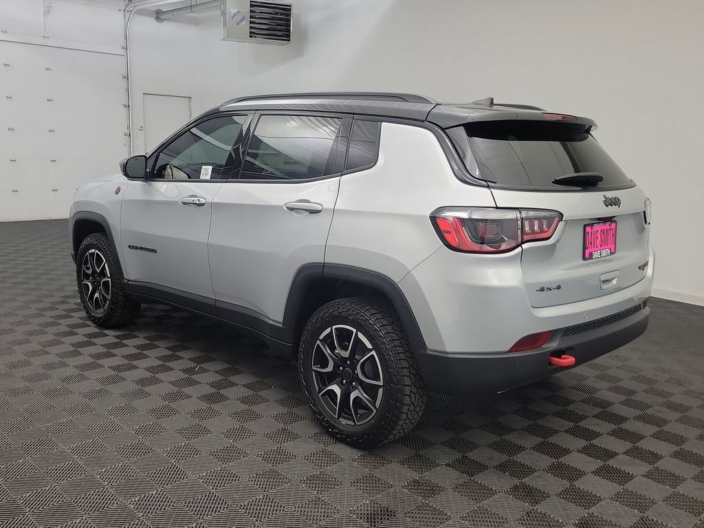 2026 Jeep Compass Trailhawk Sport photo 2