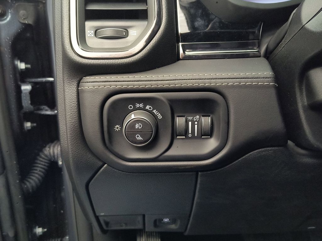 2026 RAM 3500 Limited - Photo 13