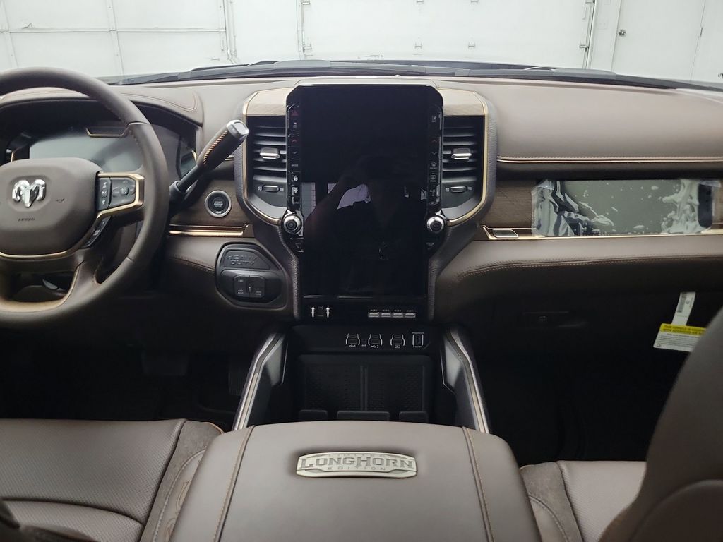 2025 Ram 3500 Longhorn photo 4