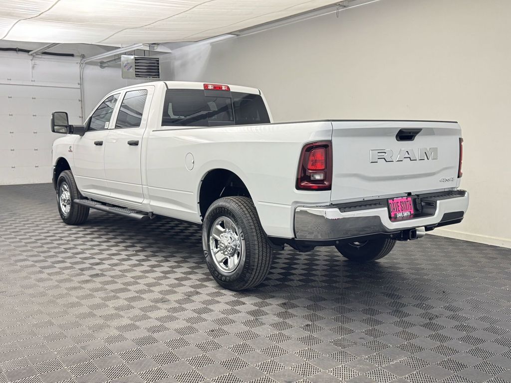 2025 Ram 3500 Tradesman photo 3