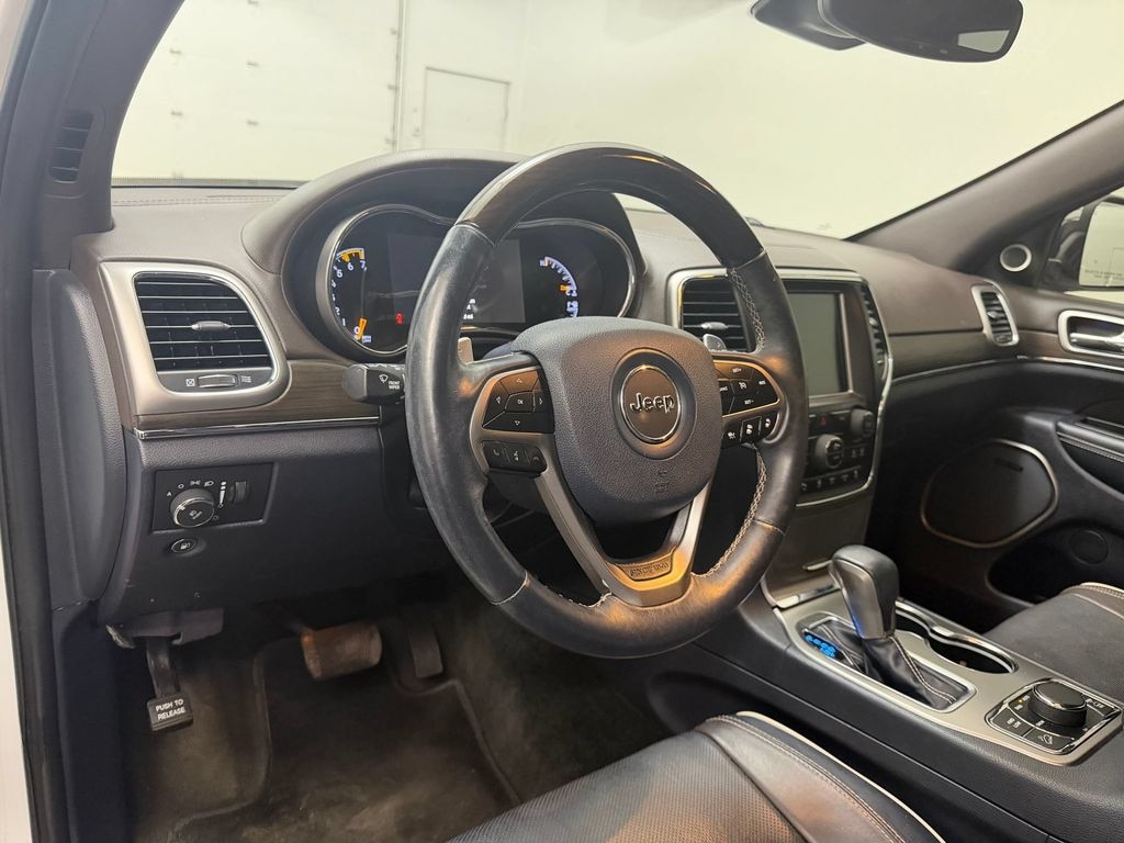 Used 2017 Jeep Grand Cherokee Overland 4x4 SUV