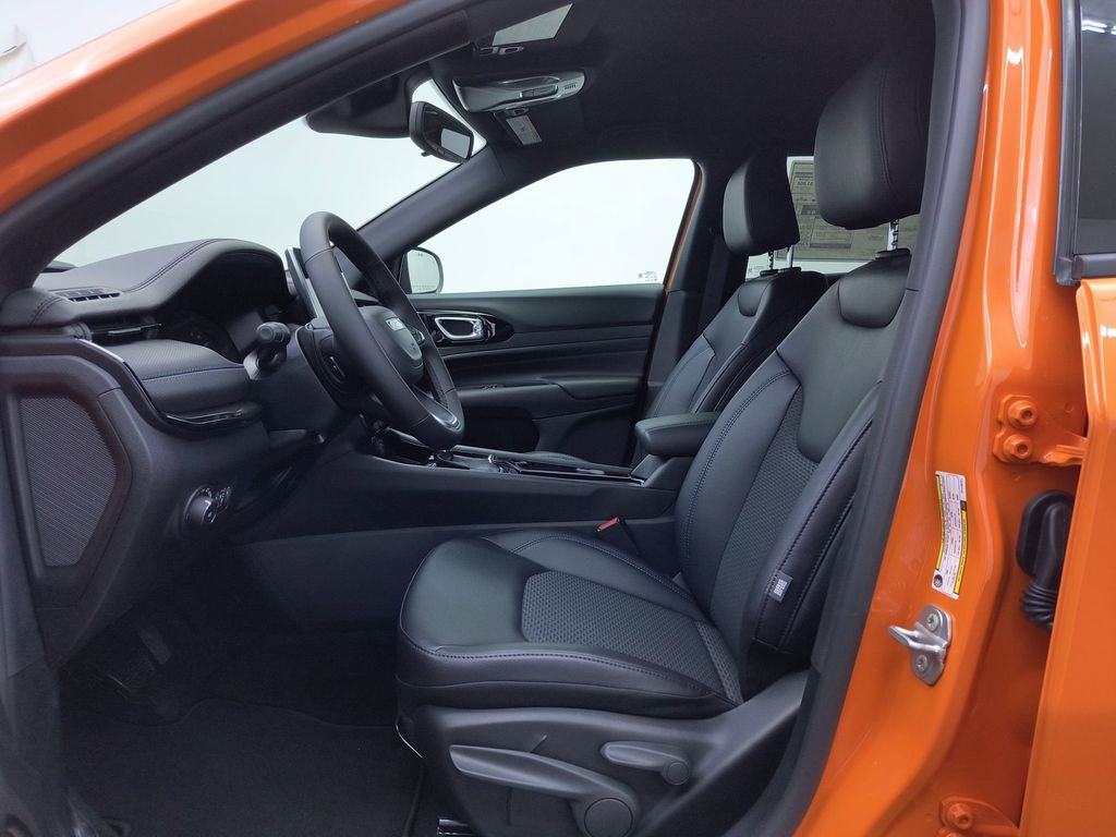 2026 Jeep Compass Latitude Altitude photo 4