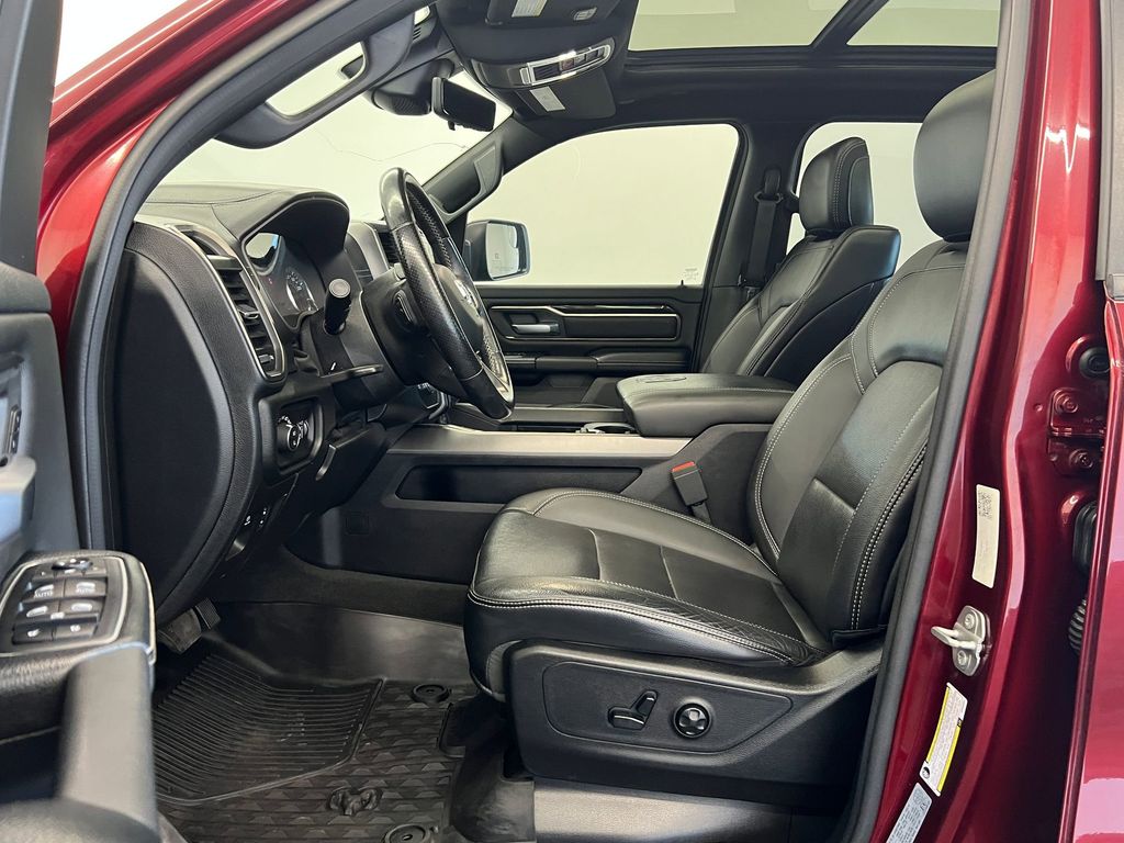 2021 Ram 1500 Sport photo 4
