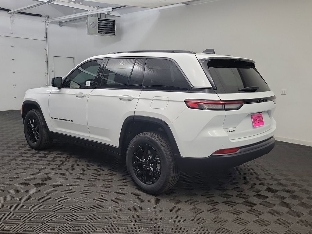 New 2026 Jeep Grand Cherokee Laredo Altitude Sport Utility