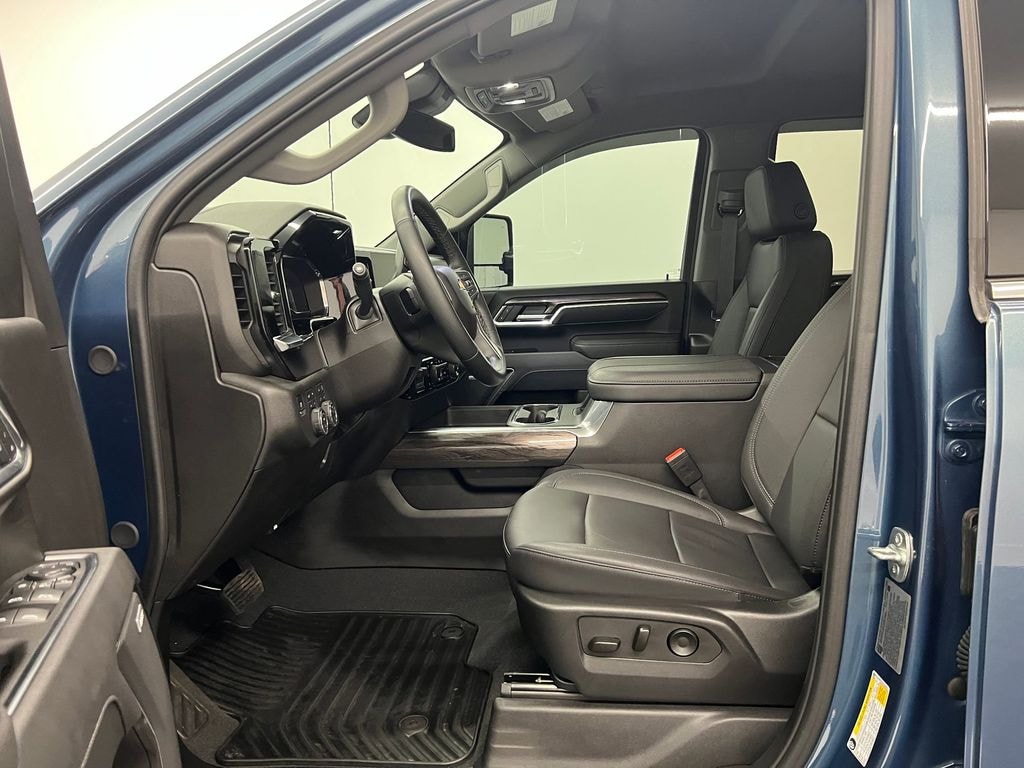 Used 2025 Chevrolet Silverado 2500 LTZ Truck Crew Cab