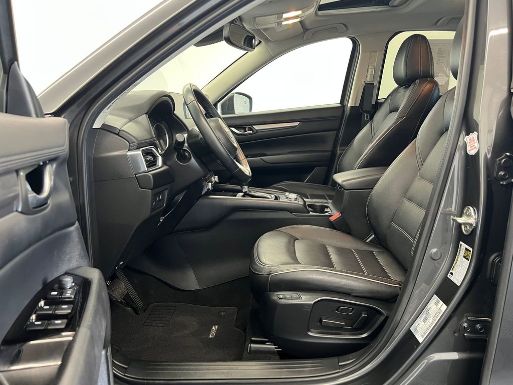 2025 Mazda CX-5 2.5 S Preferred photo 4