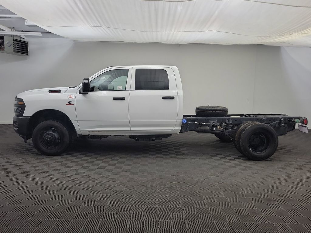 2026 Ram 3500 Tradesman photo 2