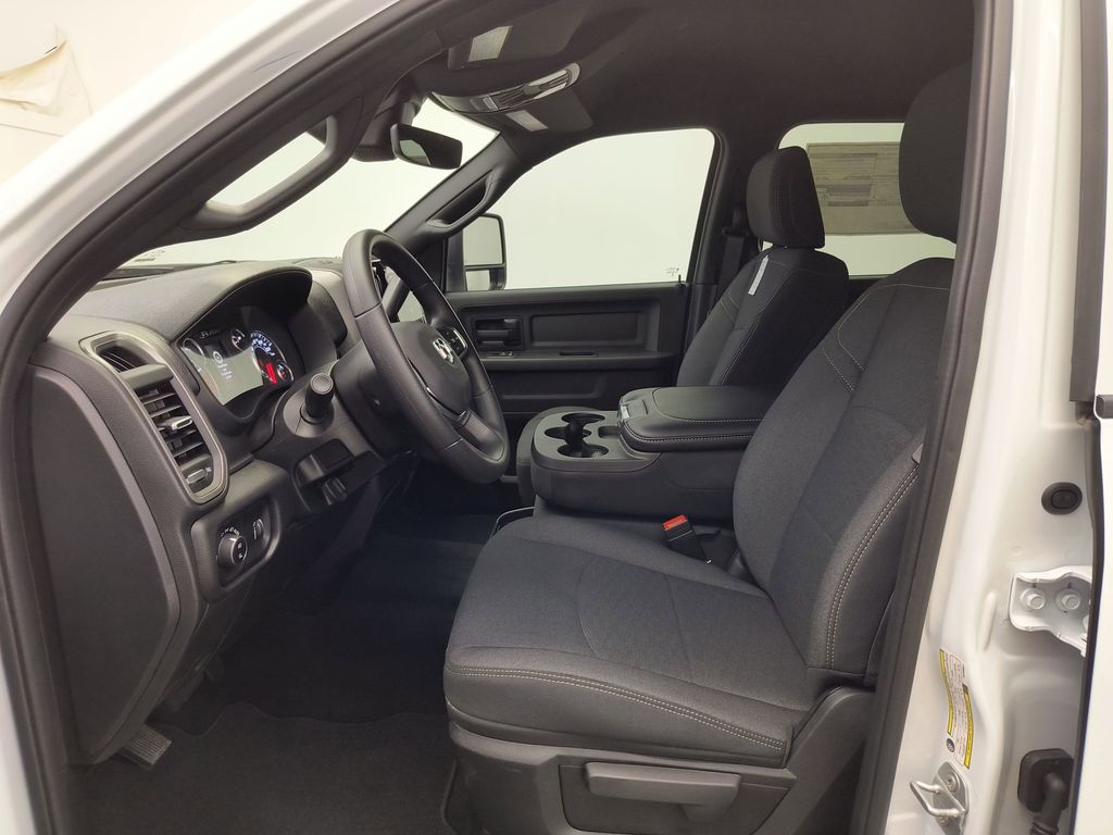 2026 Ram 3500 Tradesman photo 4