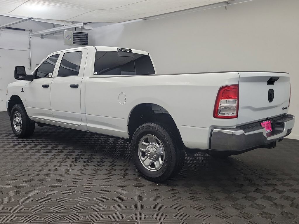 2024 Ram 3500 Tradesman photo 3