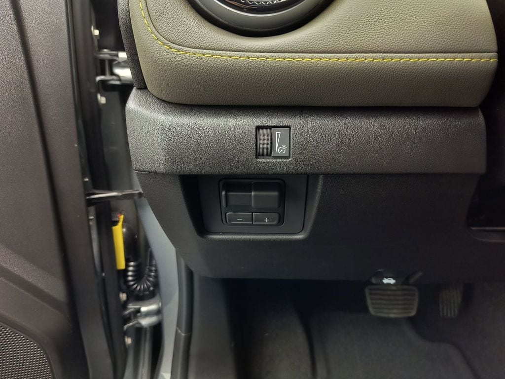 2026 Chevrolet Colorado ZR2 - Photo 17