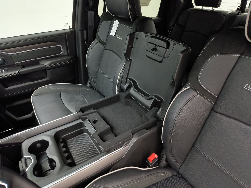 2026 RAM 3500 Laramie - Photo 28