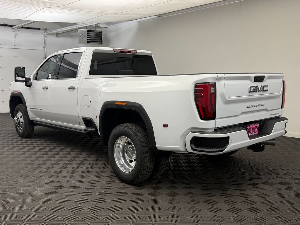 New 2026 GMC Sierra 3500 Denali Ultimate DRW Crew Cab
