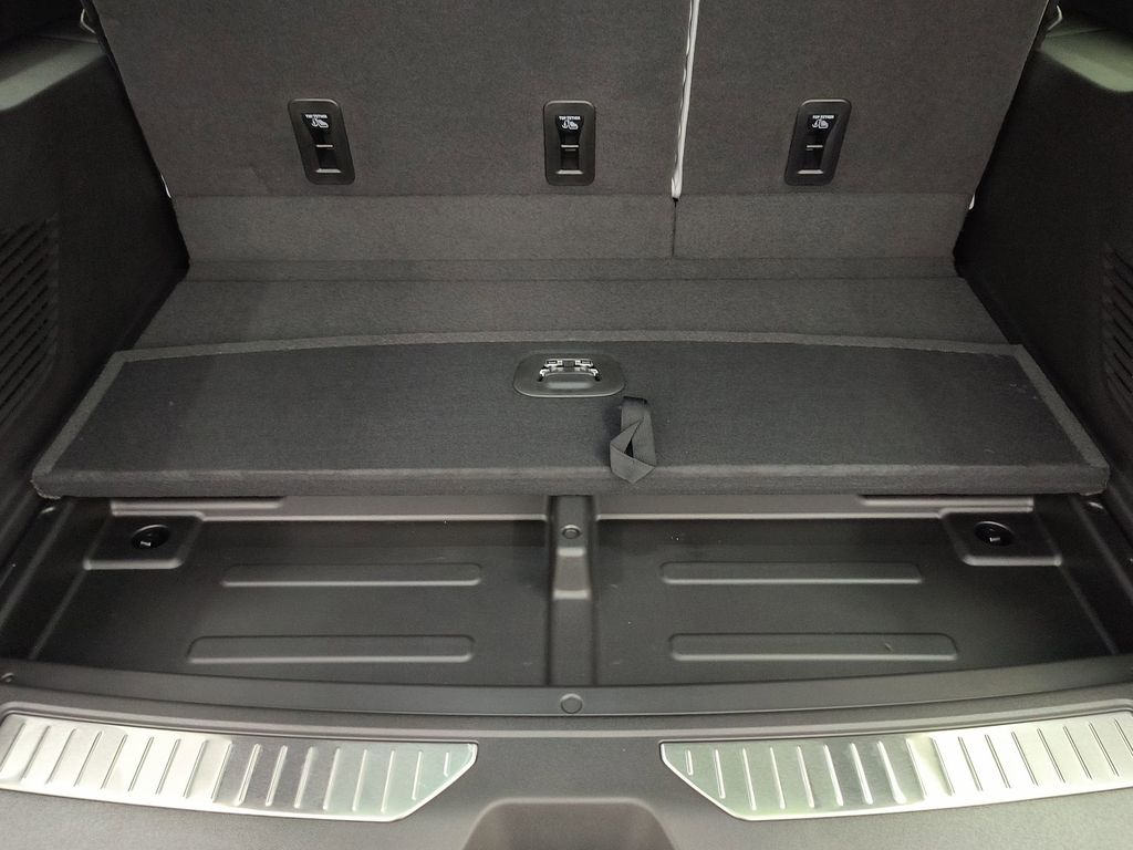 2026 Chevrolet Suburban Premier - Photo 22