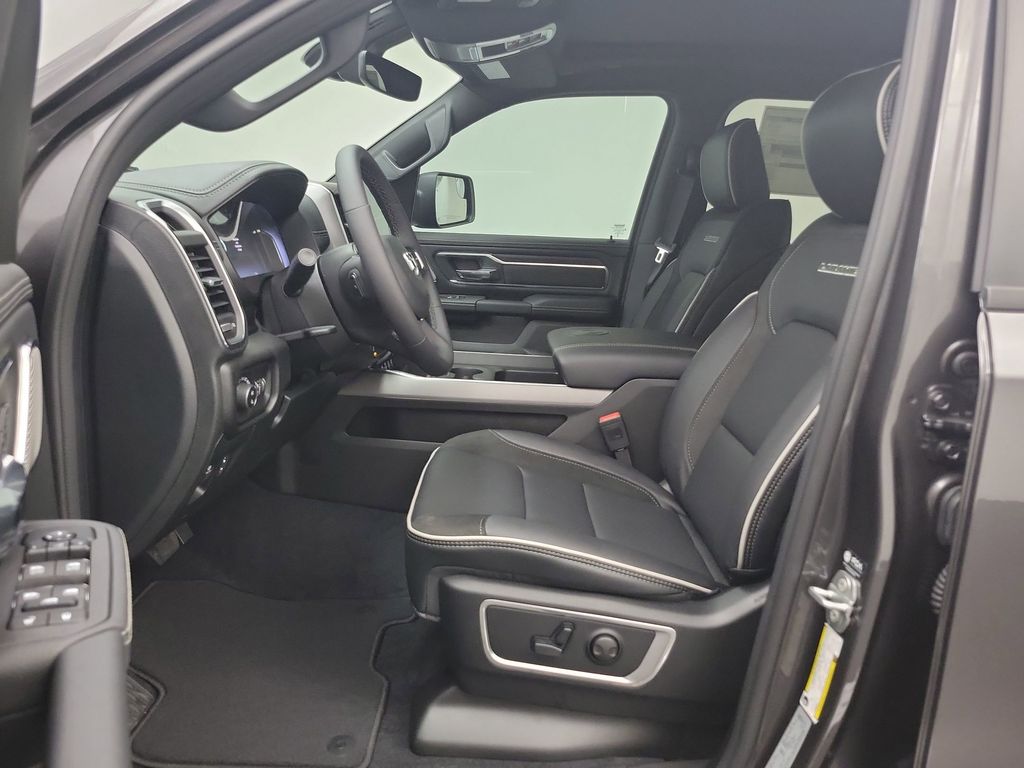 2026 Ram 1500 Laramie photo 4