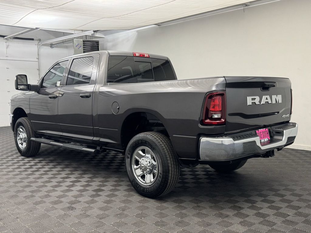 2025 Ram 2500 Tradesman photo 3