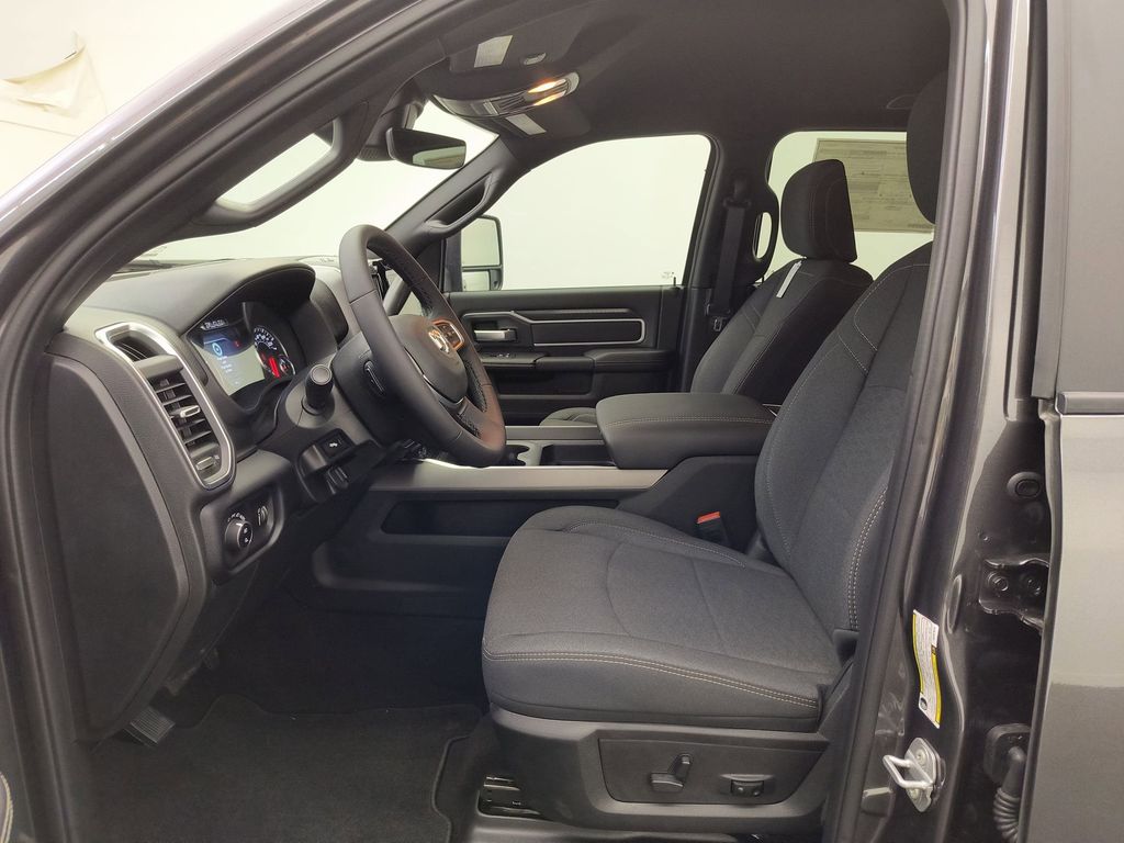 2025 Ram 2500 Big Horn photo 4