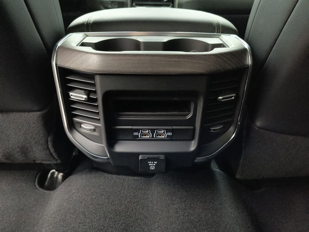 2026 RAM 3500 Laramie - Photo 20