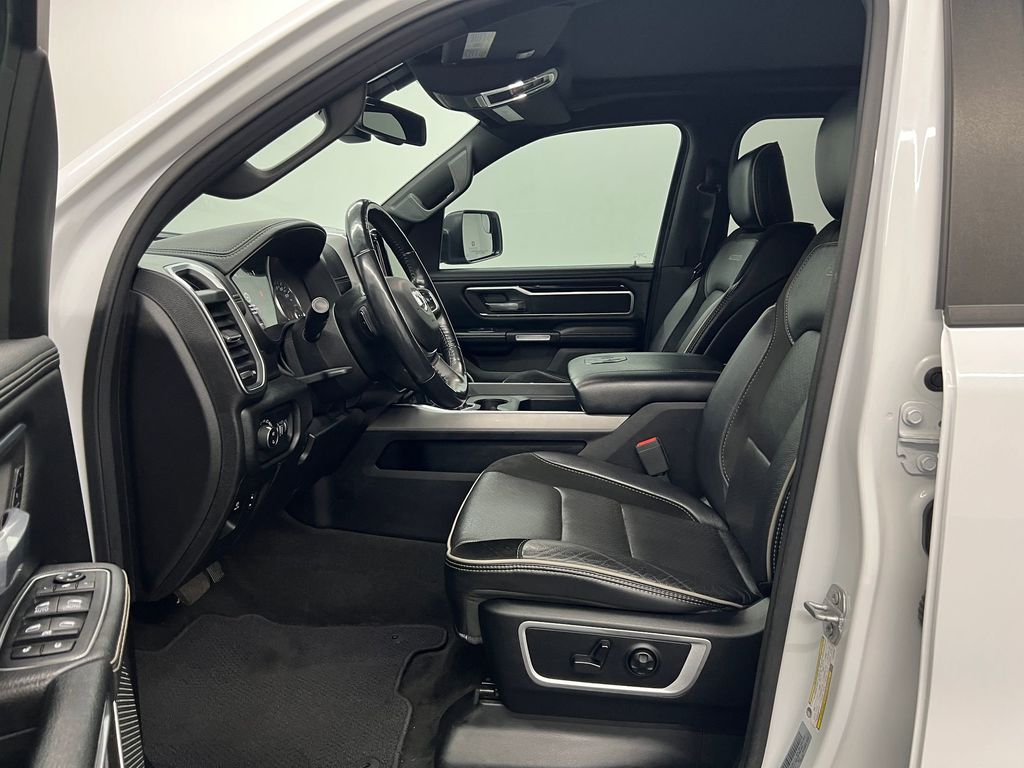 2020 Ram 1500 Laramie photo 4