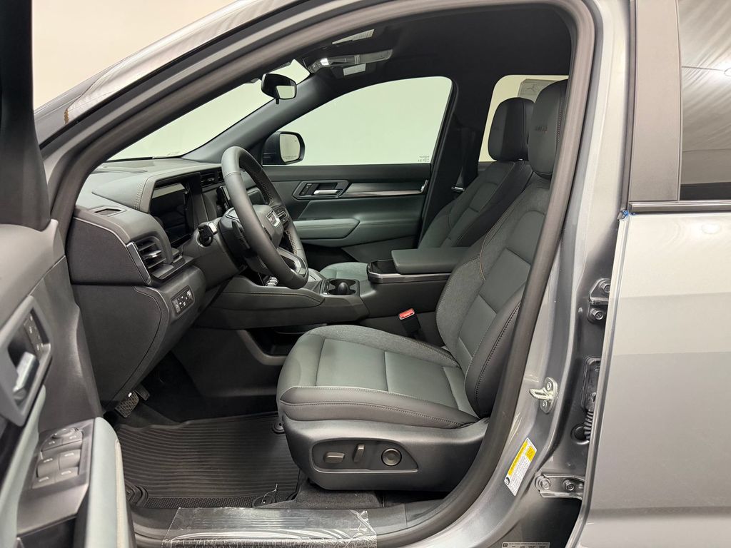 2027 GMC Terrain AT4 - Photo 5