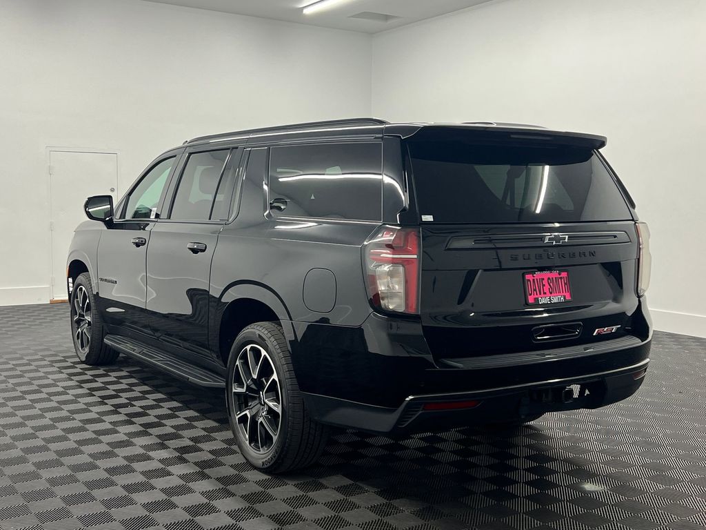 2021 Chevrolet Suburban 1500 RST photo 2