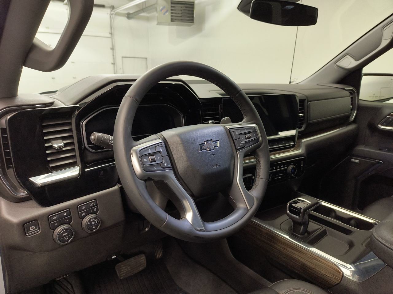 Used 2024 Chevrolet Silverado 1500 LT Trail Boss Truck Crew Cab
