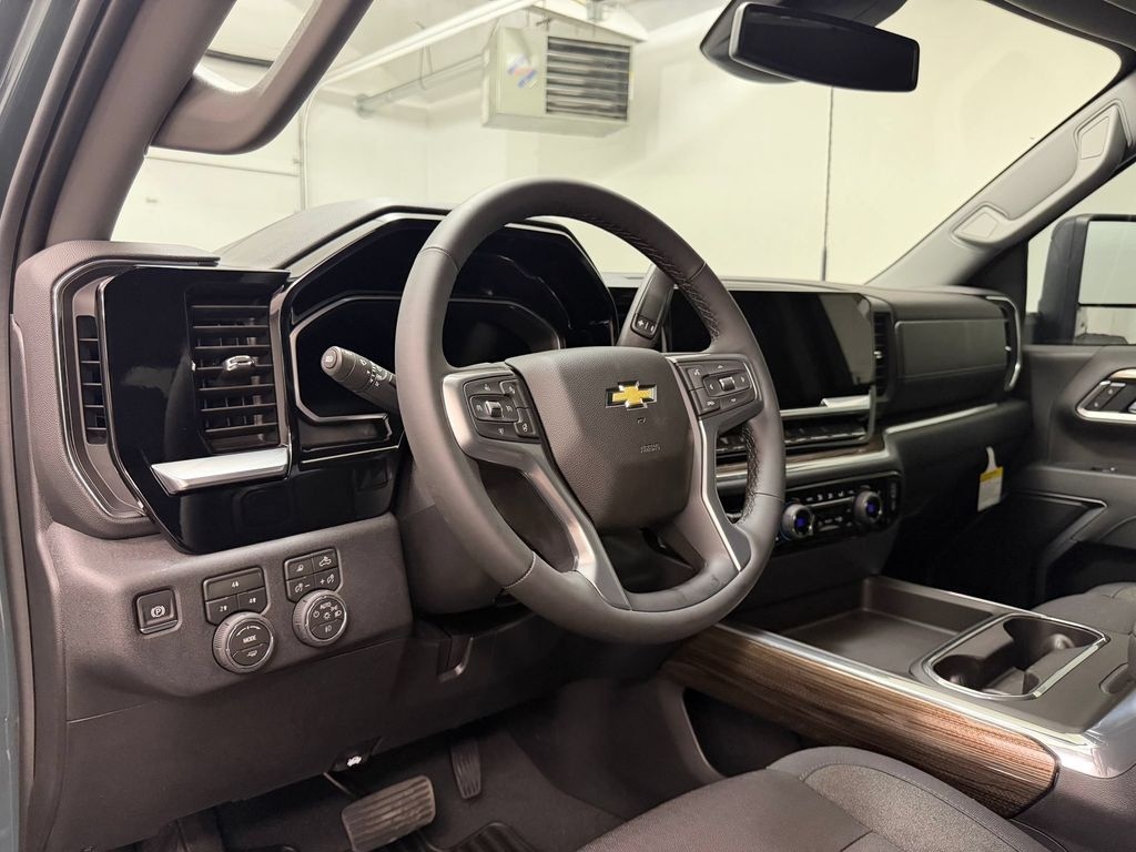 New 2026 Chevrolet Silverado 3500 LT Crew Cab