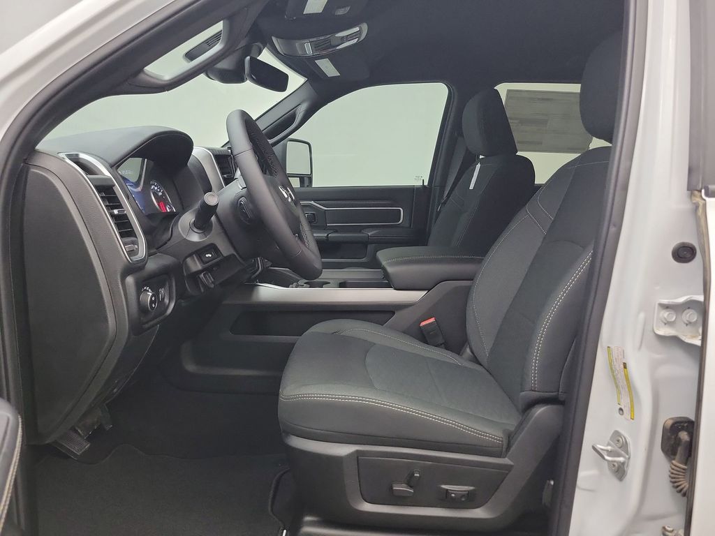 2025 Ram 2500 Big Horn photo 4
